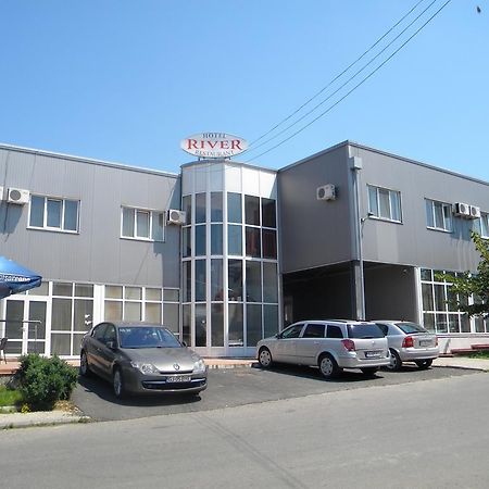 Hotel River Târgu Jiu Rum bild