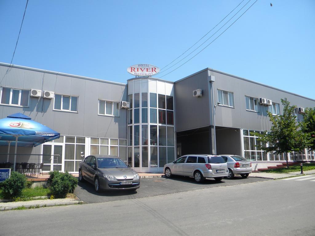 Hotel River Târgu Jiu Rum bild
